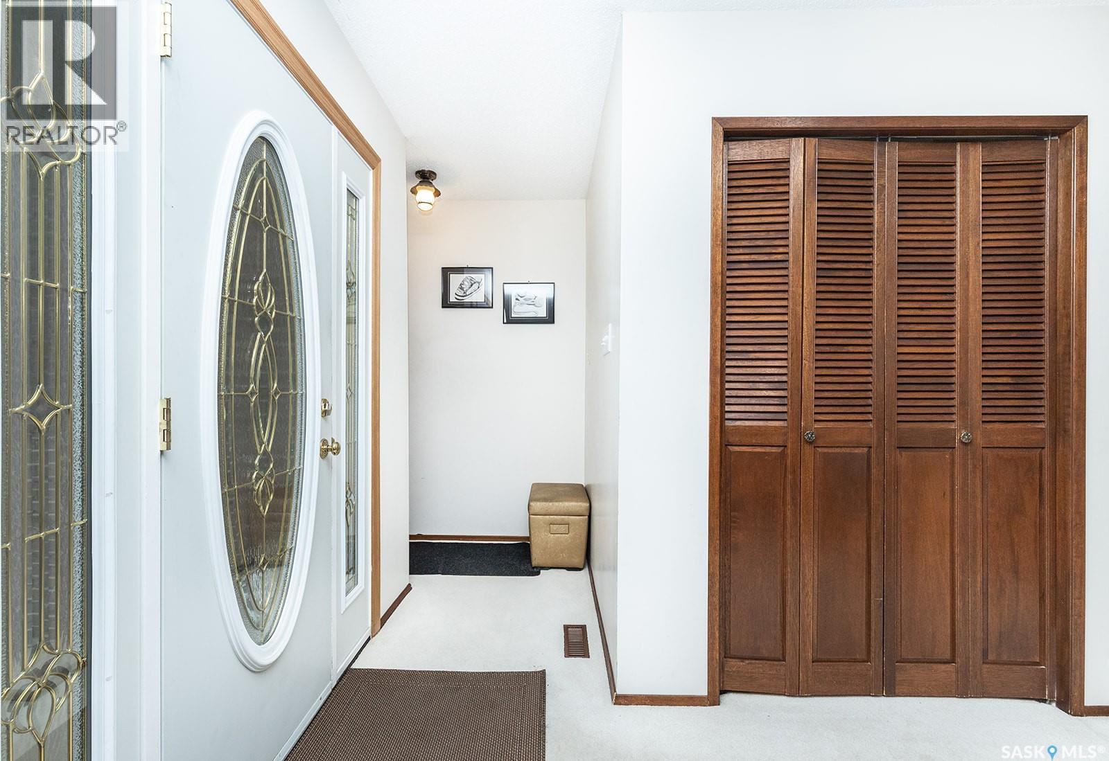 311 Candle Crescent, Saskatoon, Saskatchewan  S7K 5A5 - Photo 2 - SK031661