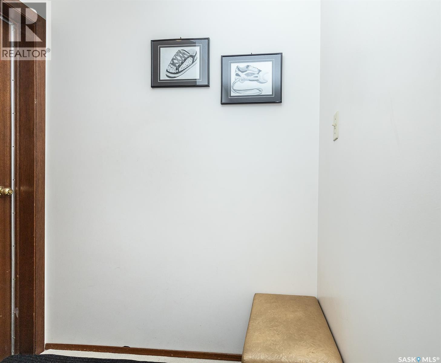 311 Candle Crescent, Saskatoon, Saskatchewan  S7K 5A5 - Photo 3 - SK031661