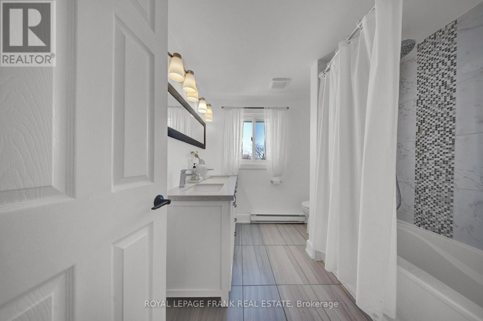 590 Talbot Court, Oshawa, Ontario L1J 2E8 - Photo 11 - E12942456