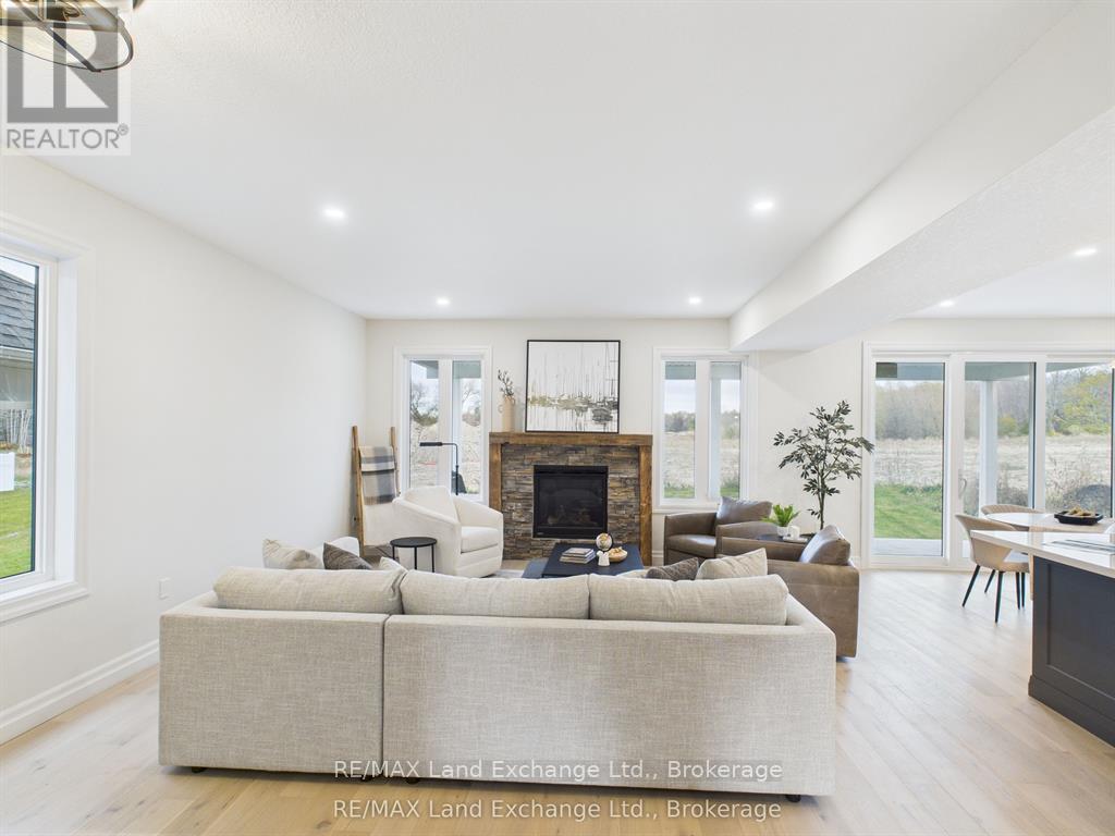 99 Inverness Street N, Kincardine, Ontario  N2Z 1J4 - Photo 10 - X12942564