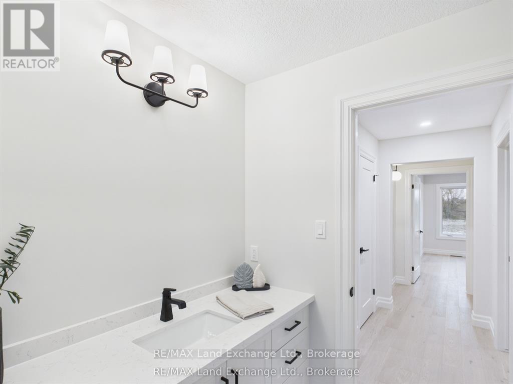 99 Inverness Street N, Kincardine, Ontario  N2Z 1J4 - Photo 19 - X12942564