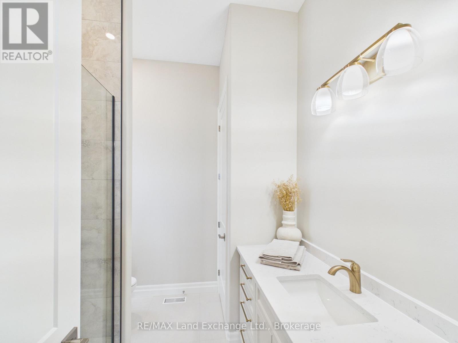 119 Inverness Street N, Kincardine, Ontario N2Z 1J4 - Photo 12 - X12942566