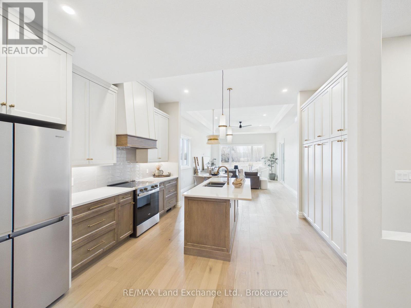 119 Inverness Street N, Kincardine, Ontario N2Z 1J4 - Photo 4 - X12942566