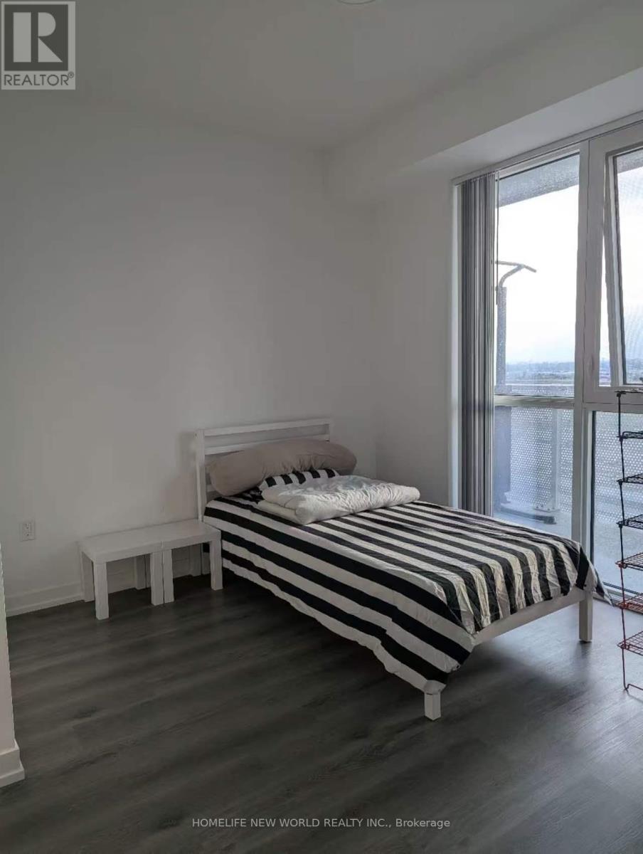 1601 - 28 Interchange Way Avenue, Vaughan, Ontario  L4K 0P8 - Photo 2 - N12942400