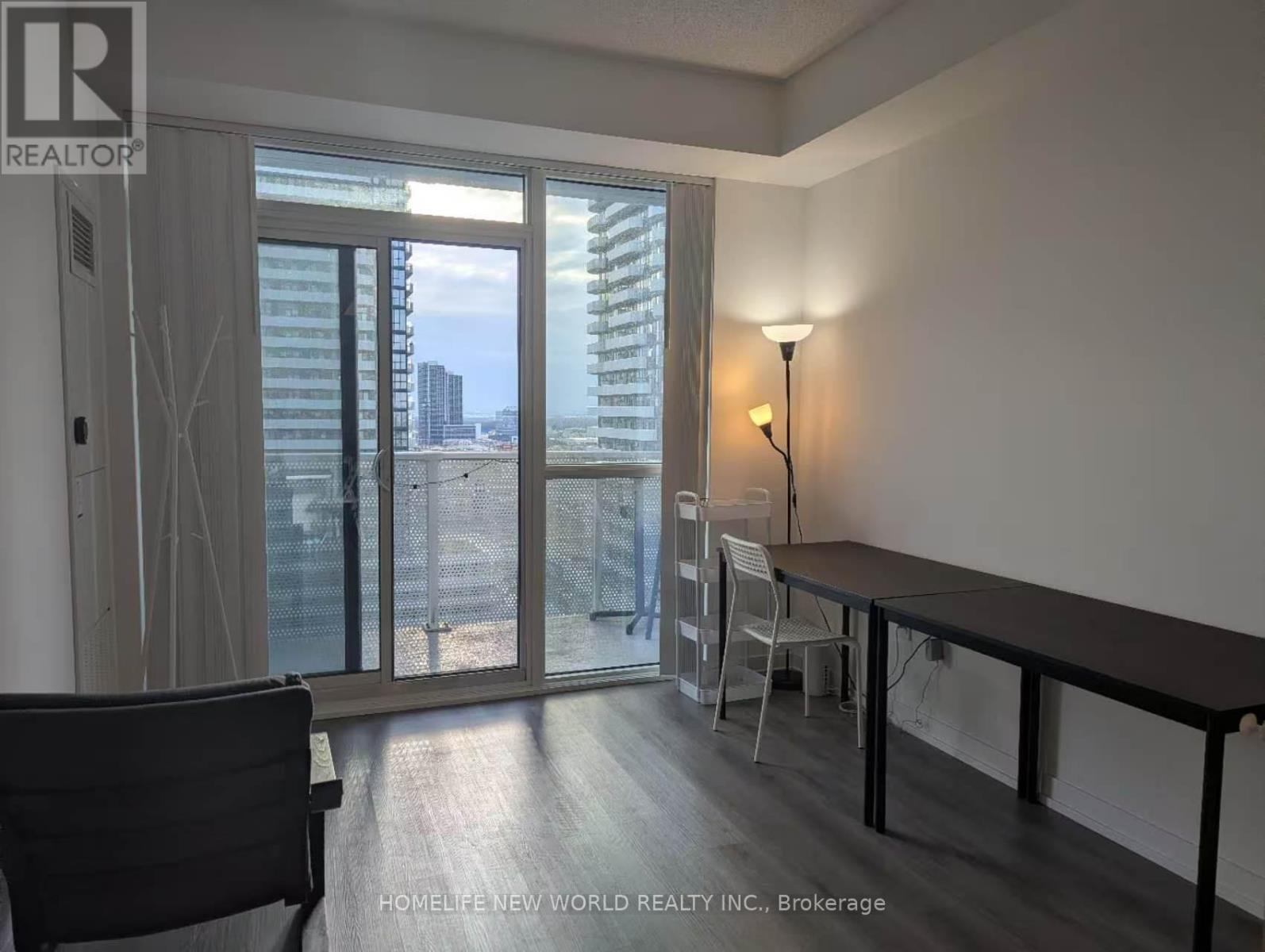 1601 - 28 Interchange Way Avenue, Vaughan, Ontario  L4K 0P8 - Photo 3 - N12942400