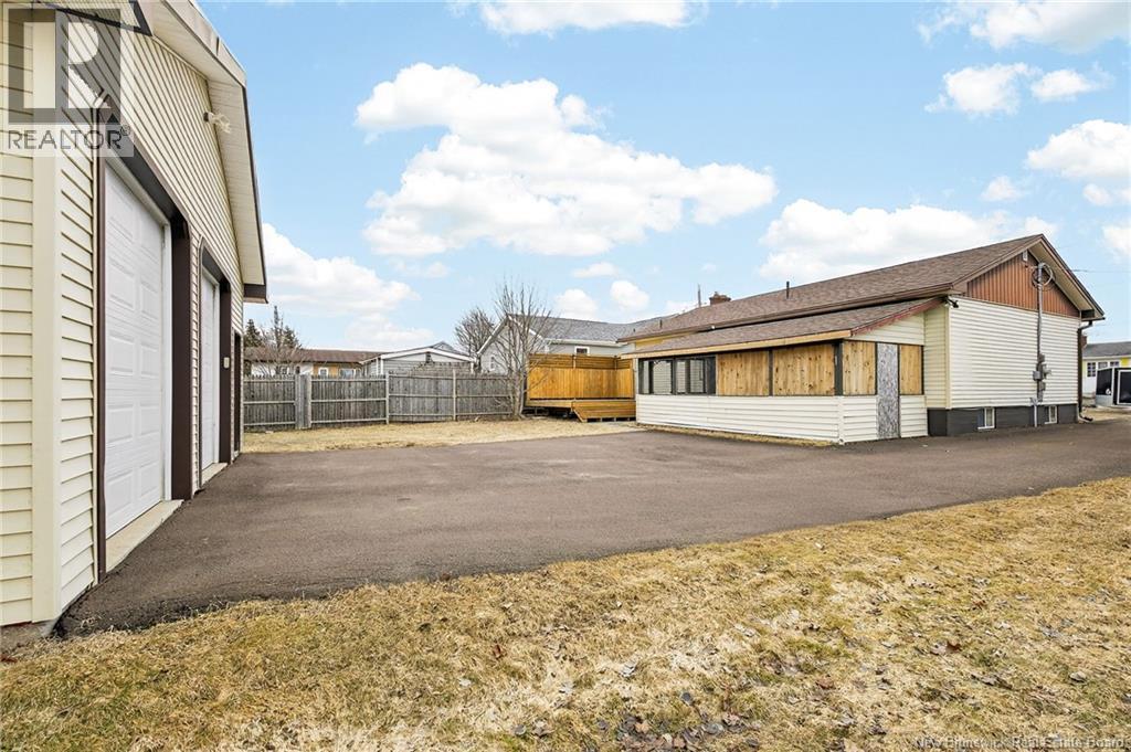 175 Second Avenue, Moncton, New Brunswick  E1C 7Y5 - Photo 4 - NB136147