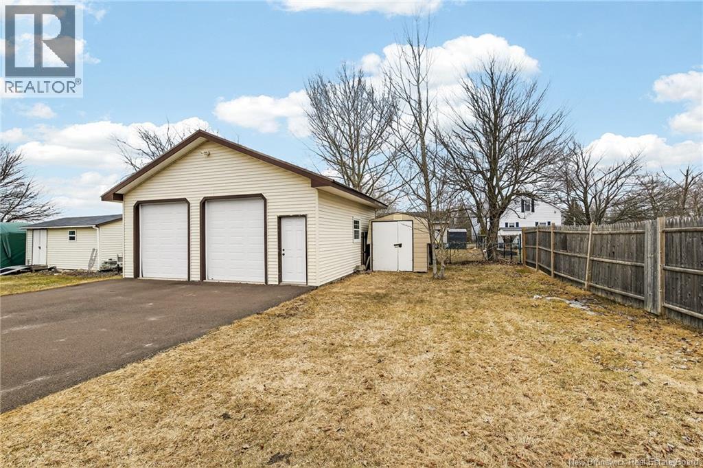 175 Second Avenue, Moncton, New Brunswick  E1C 7Y5 - Photo 6 - NB136147