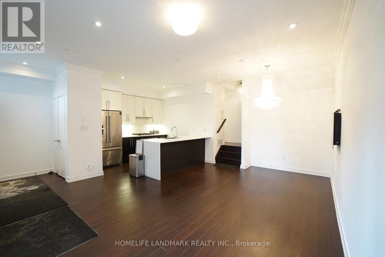 4 - 4030 Parkside Village Drive, Mississauga, Ontario  L5B 0K2 - Photo 4 - W12760400