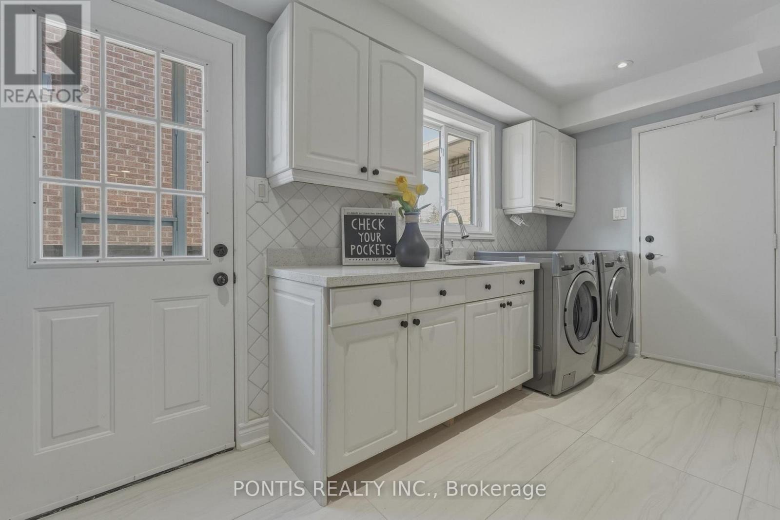 10 Whitmore Court, Brampton, Ontario  L6Z 2A5 - Photo 21 - W12942240