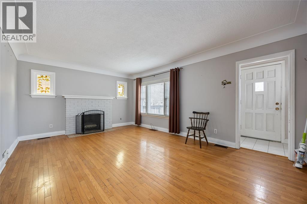 617 Cathcart Boulevard, Sarnia, Ontario  N7V 2N1 - Photo 4 - 26006553