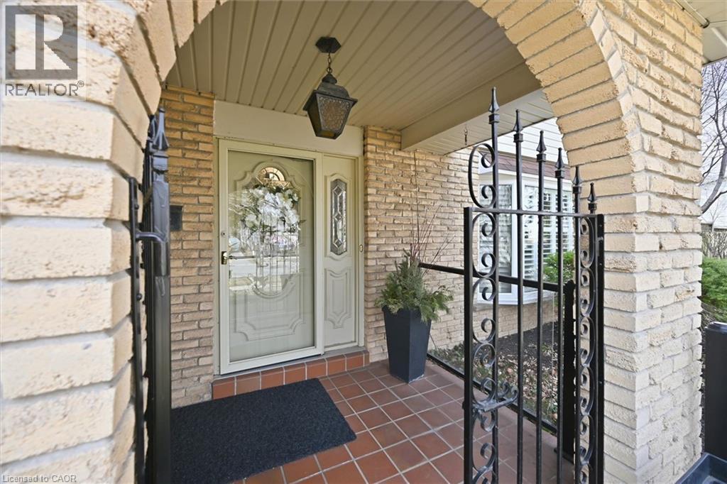 2192 Ireland Drive, Burlington, Ontario  L7P 3G1 - Photo 2 - 40816613