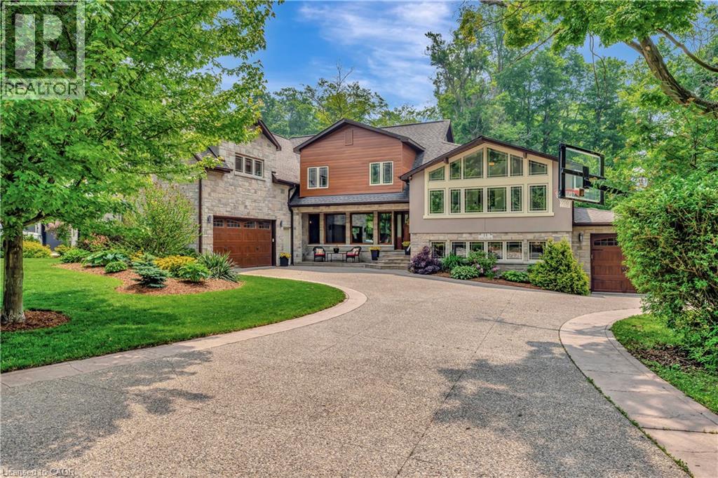 11 MAPLE HILL Drive, Kitchener, Ontario