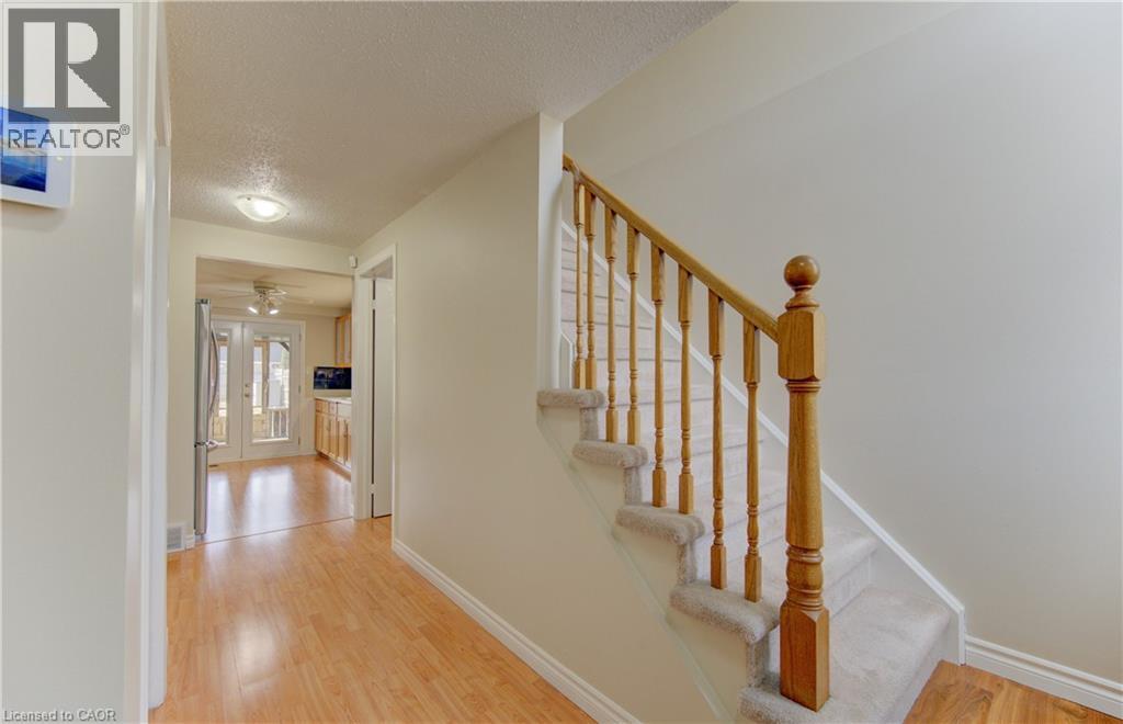 9 Camrose Court, Kitchener, Ontario  N2M 5J3 - Photo 5 - 40815752