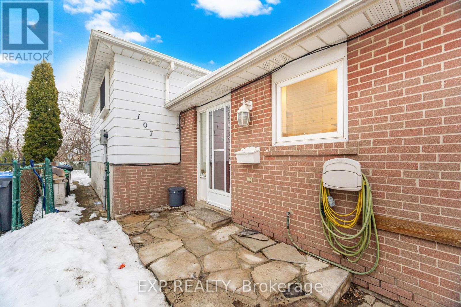 107 Archdekin Drive, Brampton, Ontario  L6V 1Y8 - Photo 3 - W12814326