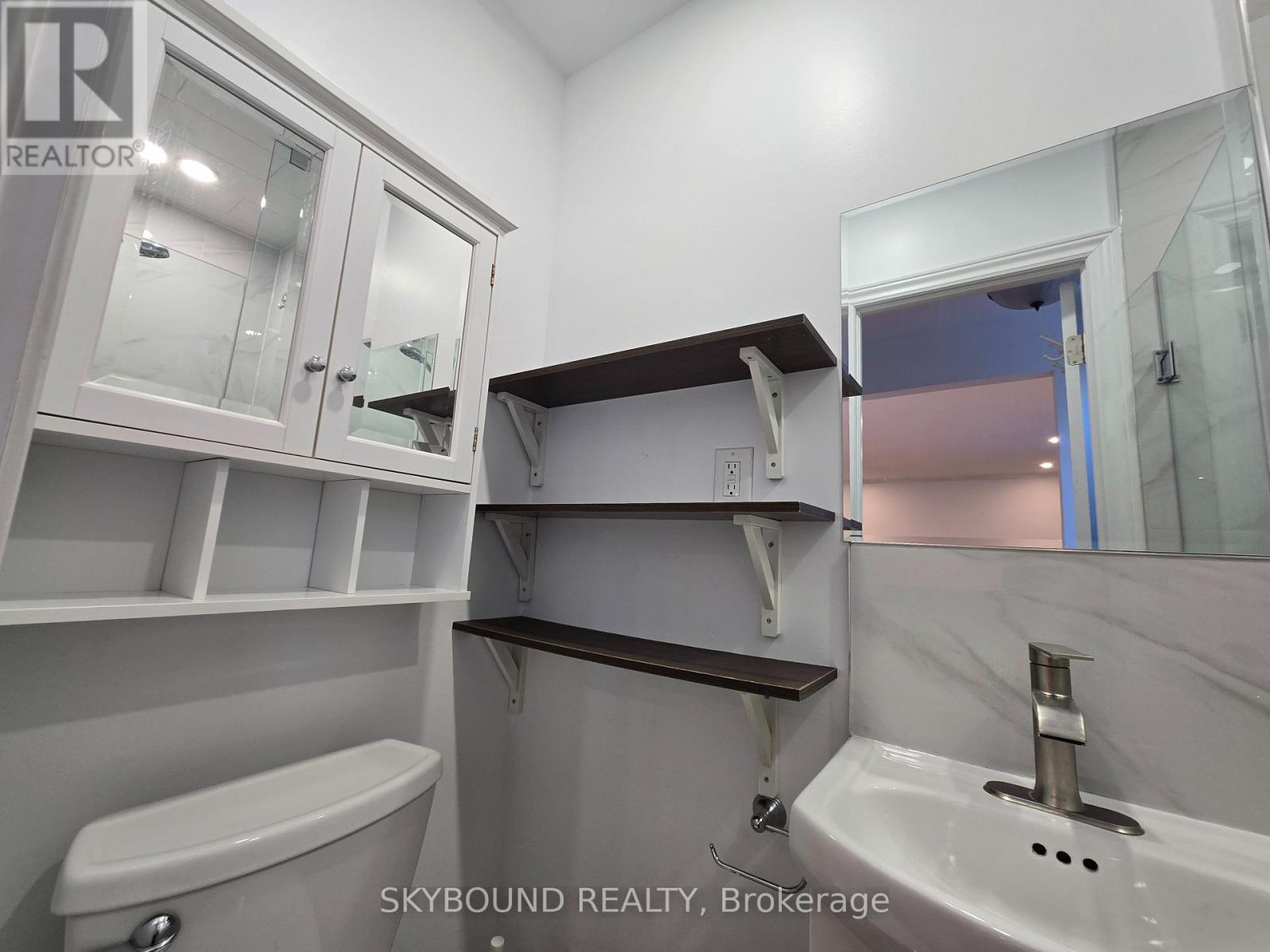 68 Monkton Avenue, Toronto, Ontario  M8Z 4N5 - Photo 37 - W12883090