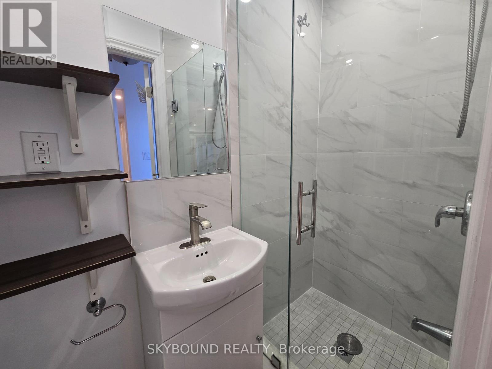 68 Monkton Avenue, Toronto, Ontario  M8Z 4N5 - Photo 38 - W12883090