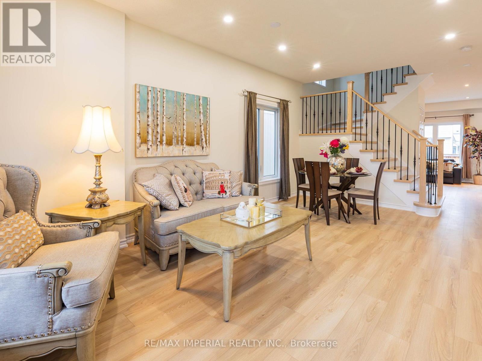 10 Sandgate Street, Whitby, Ontario  L1R 0L3 - Photo 2 - E12942316