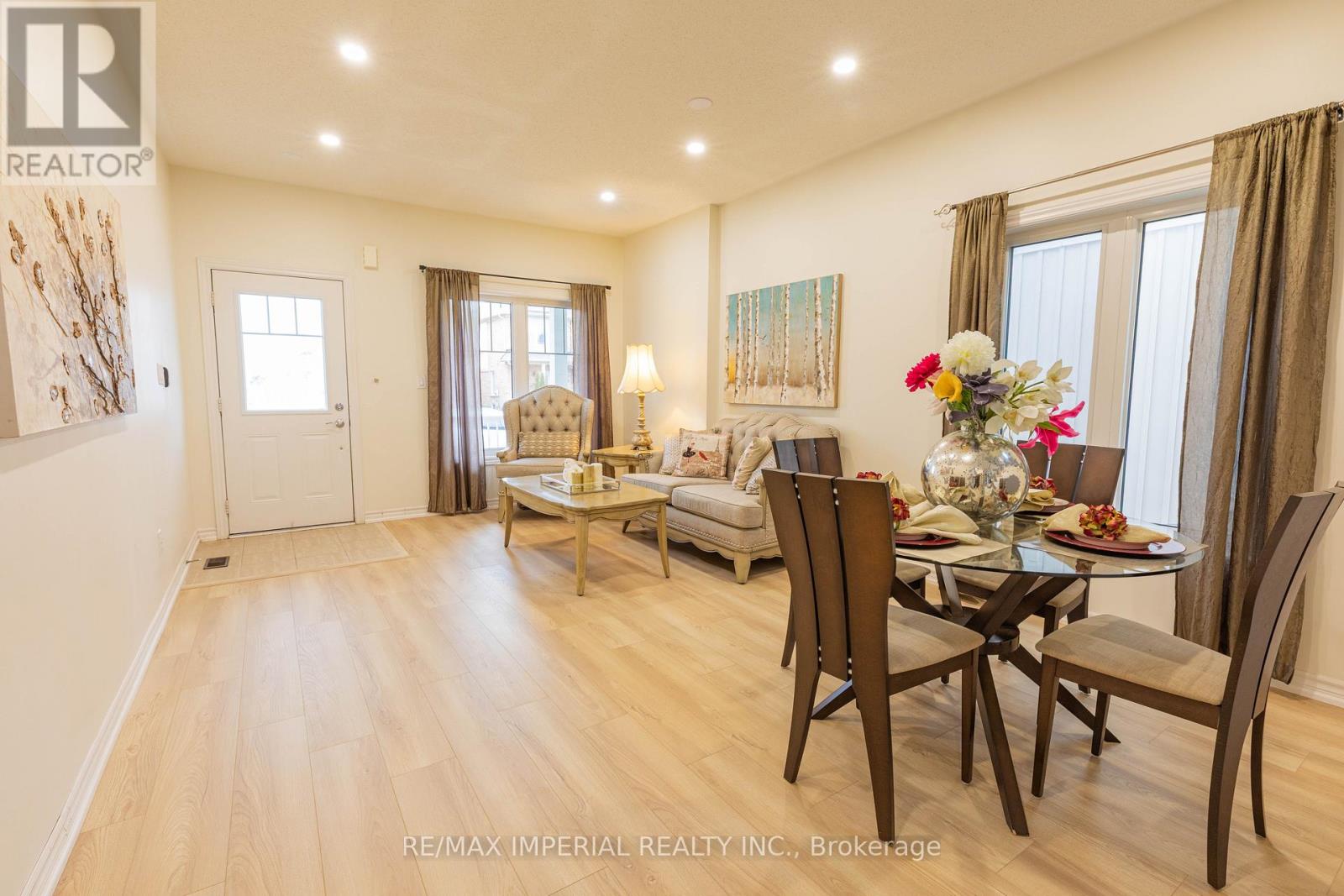 10 Sandgate Street, Whitby, Ontario  L1R 0L3 - Photo 4 - E12942316