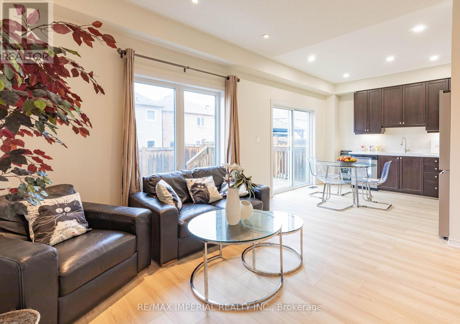 10 Sandgate Street, Whitby, Ontario  L1R 0L3 - Photo 8 - E12942316