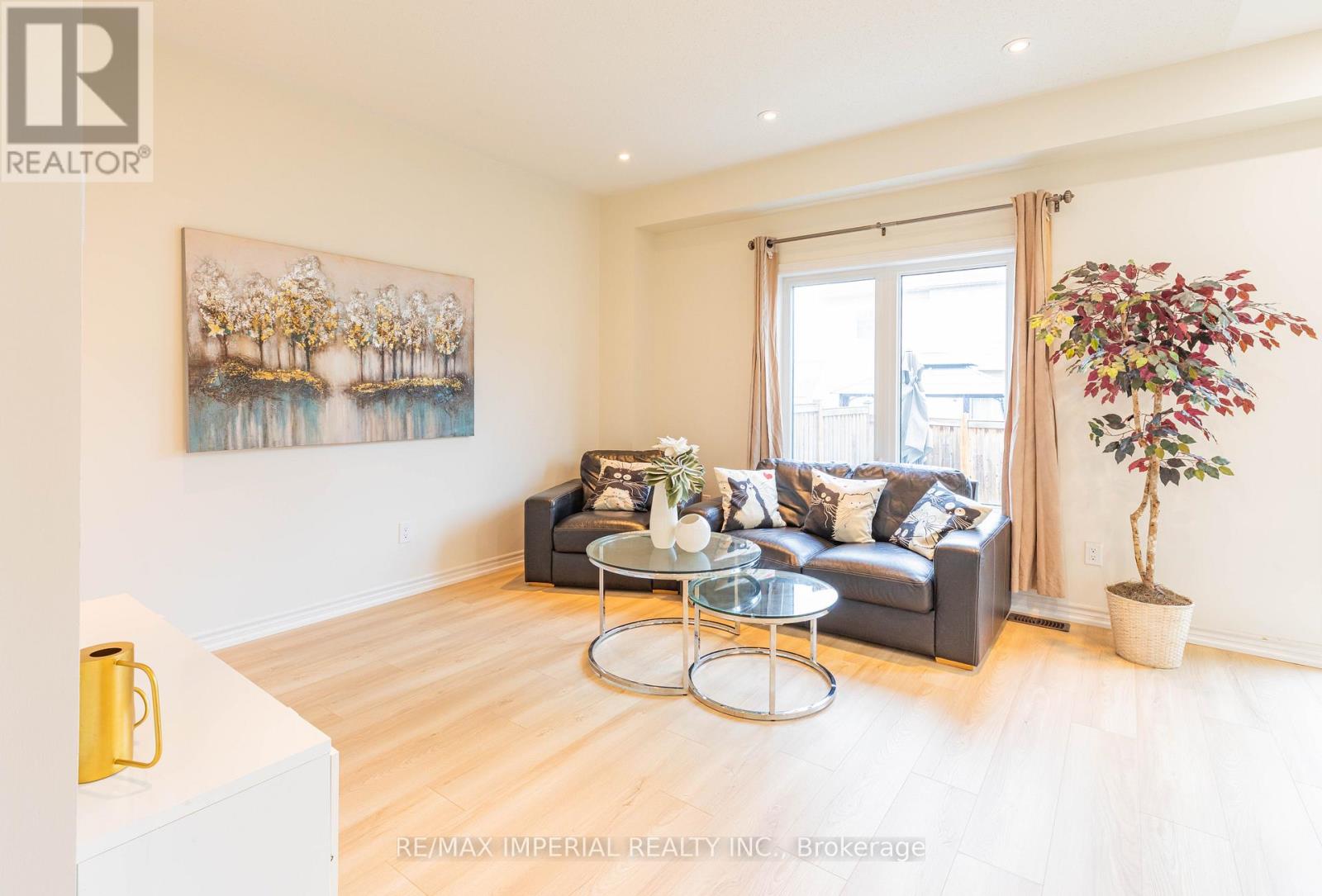 10 Sandgate Street, Whitby, Ontario  L1R 0L3 - Photo 9 - E12942316