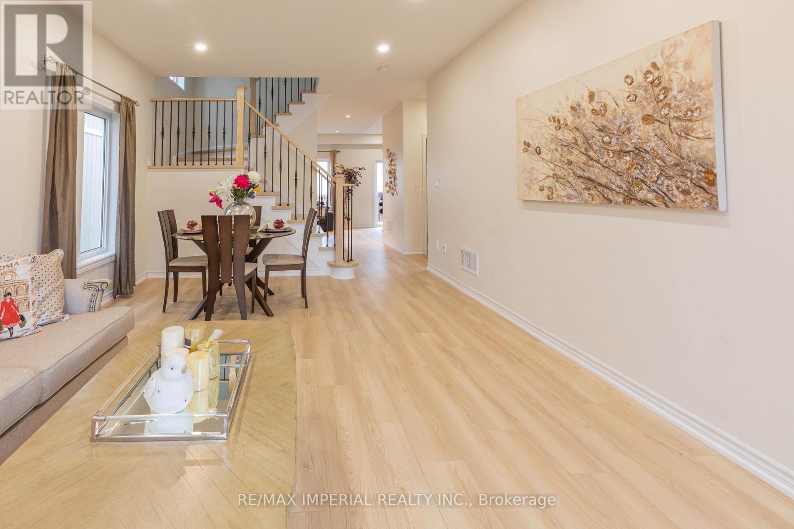 10 Sandgate Street, Whitby, Ontario  L1R 0L3 - Photo 3 - E12942316