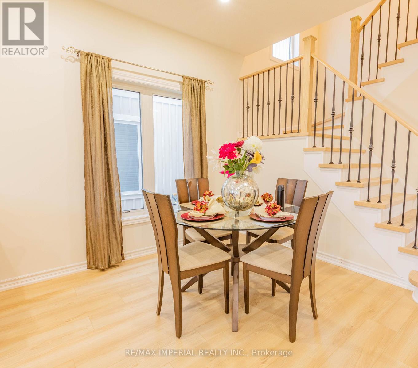 10 Sandgate Street, Whitby, Ontario  L1R 0L3 - Photo 6 - E12942316