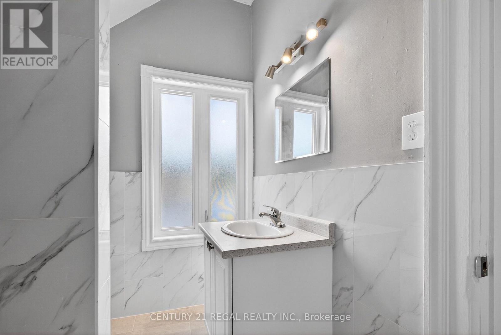 241 Mary Street N, Oshawa, Ontario  L1G 5C5 - Photo 22 - E12941184