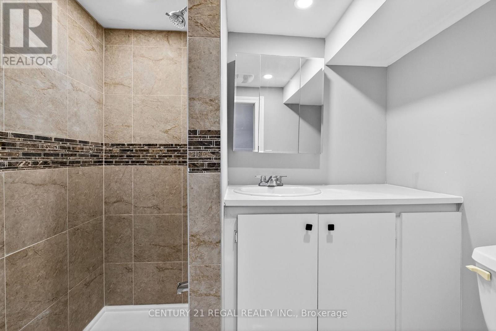 241 Mary Street N, Oshawa, Ontario  L1G 5C5 - Photo 23 - E12941184