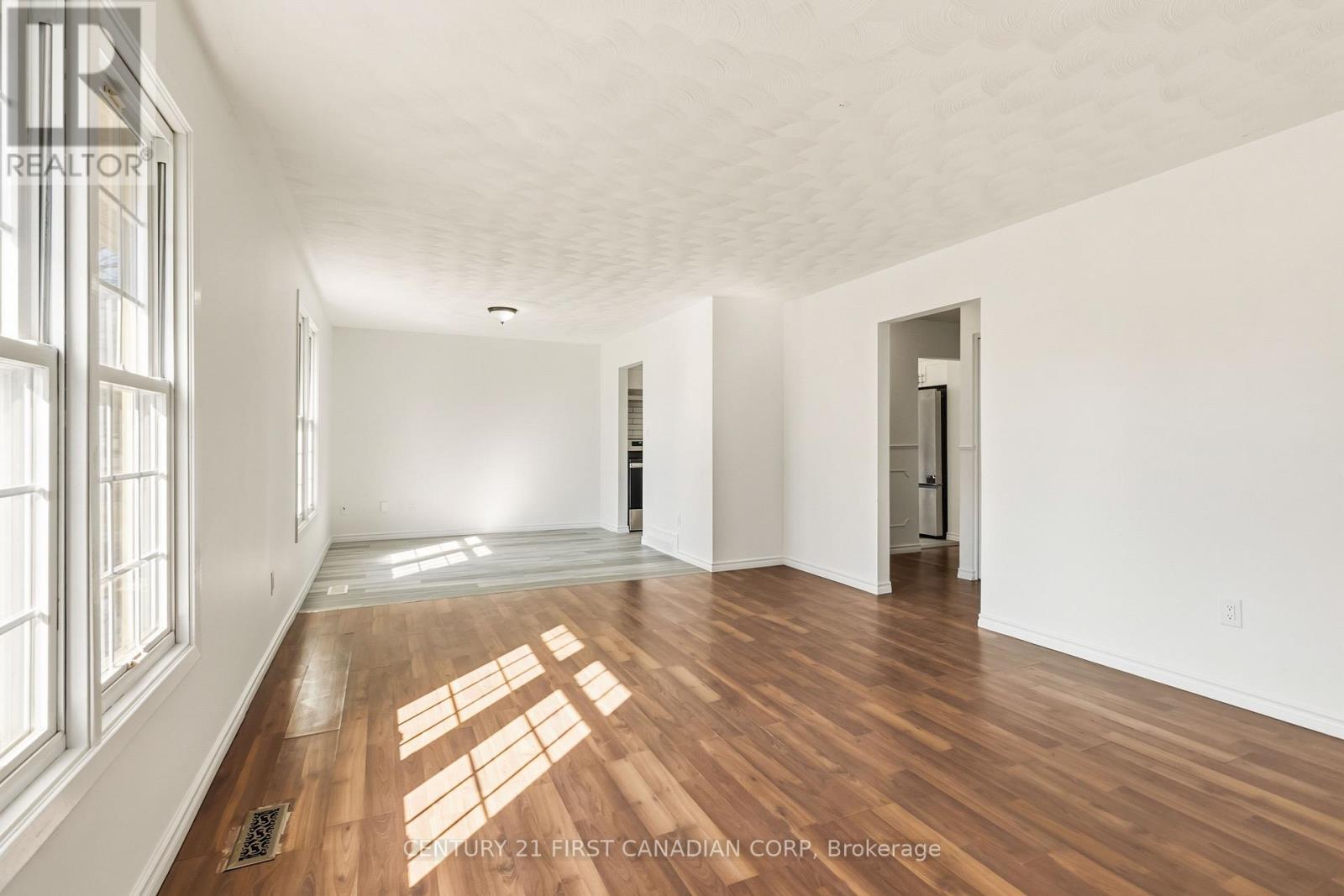 6 Spartan Drive, Brantford, Ontario  N3R 6C7 - Photo 7 - X12942436