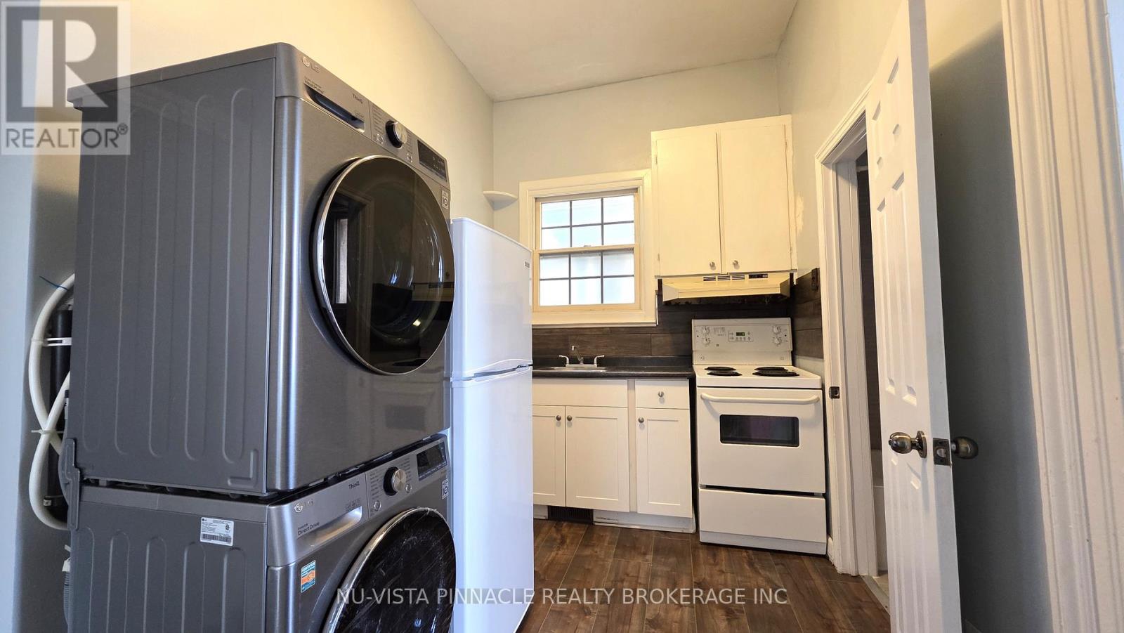 Front - 132 Wharncliffe Road N, London North, Ontario  N6H 2B2 - Photo 8 - X12942442