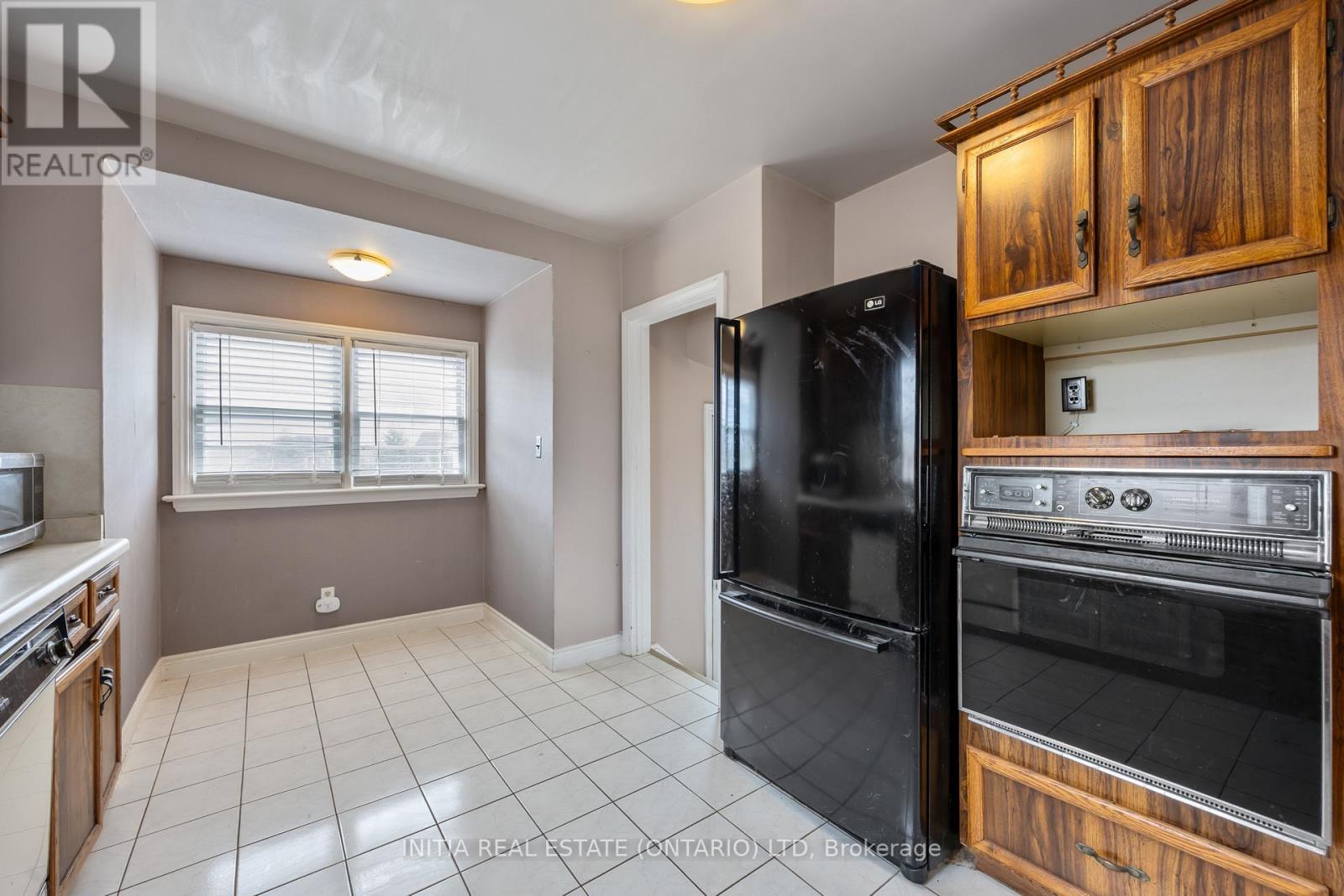 617 Cathcart Boulevard, Sarnia, Ontario  N7V 2N1 - Photo 11 - X12942462