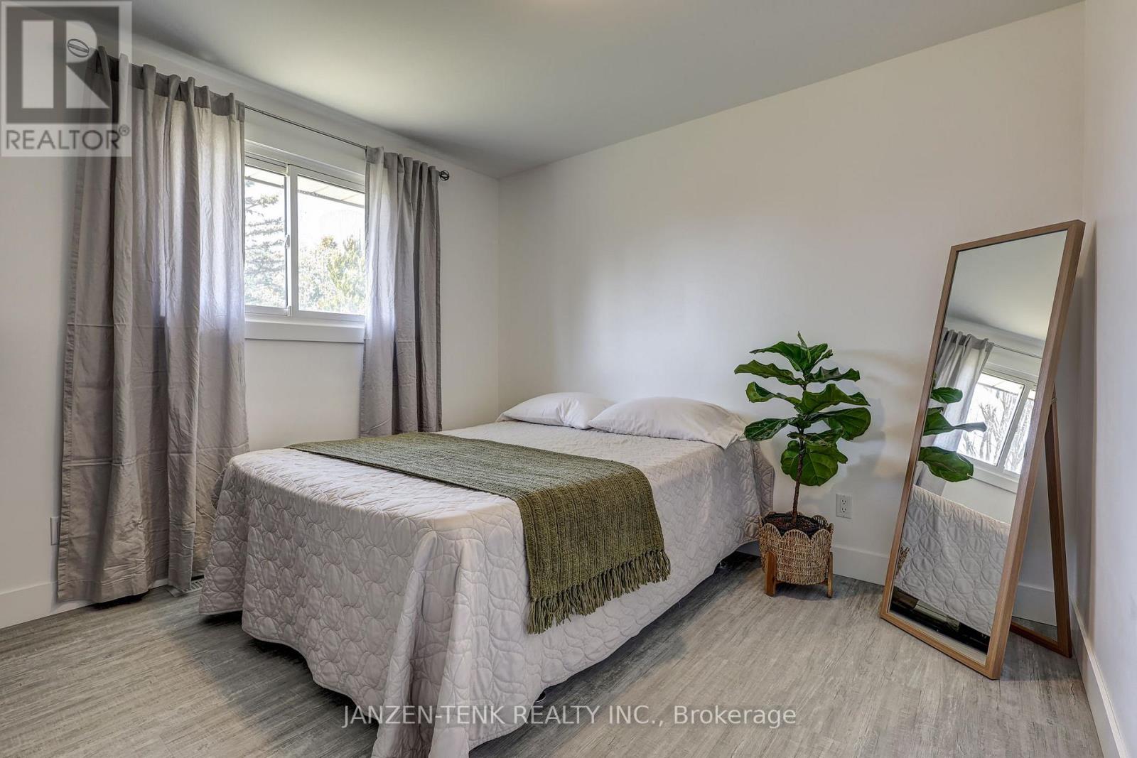 24 Centennial Avenue, Aylmer, Ontario  N5H 2X2 - Photo 22 - X12942538