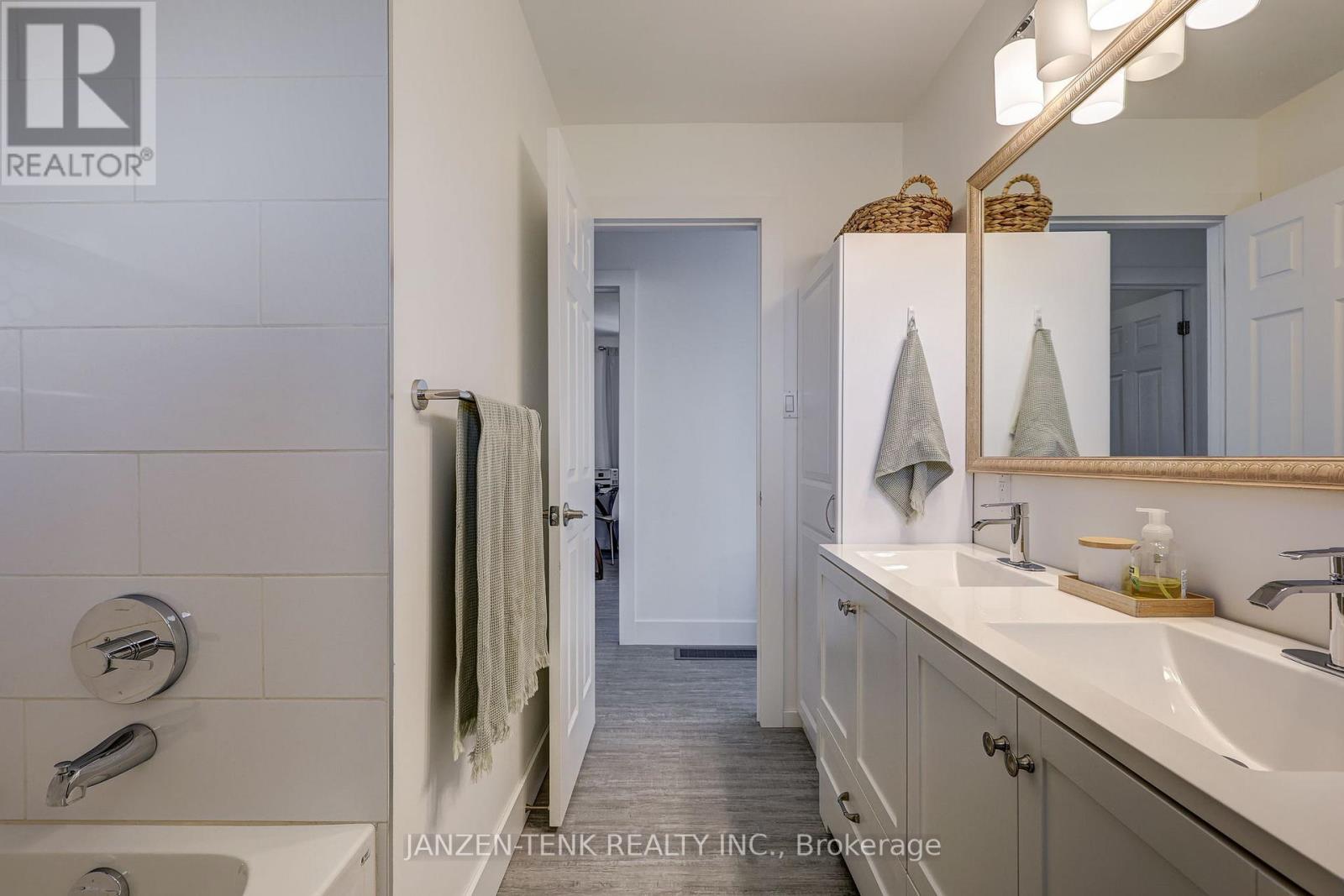 24 Centennial Avenue, Aylmer, Ontario  N5H 2X2 - Photo 25 - X12942538