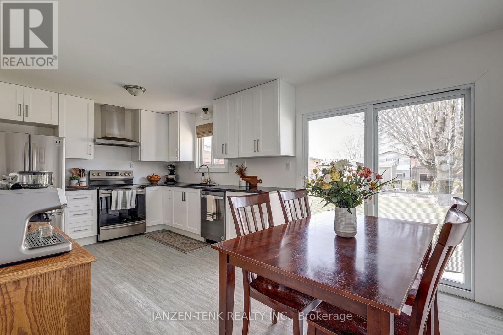 24 Centennial Avenue, Aylmer, Ontario  N5H 2X2 - Photo 26 - X12942538