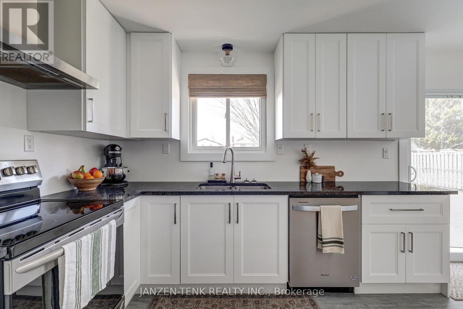 24 Centennial Avenue, Aylmer, Ontario  N5H 2X2 - Photo 33 - X12942538