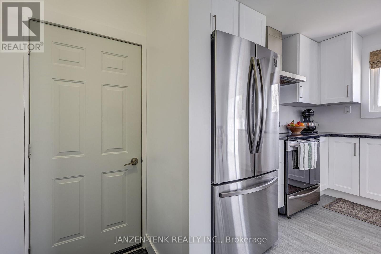 24 Centennial Avenue, Aylmer, Ontario  N5H 2X2 - Photo 37 - X12942538