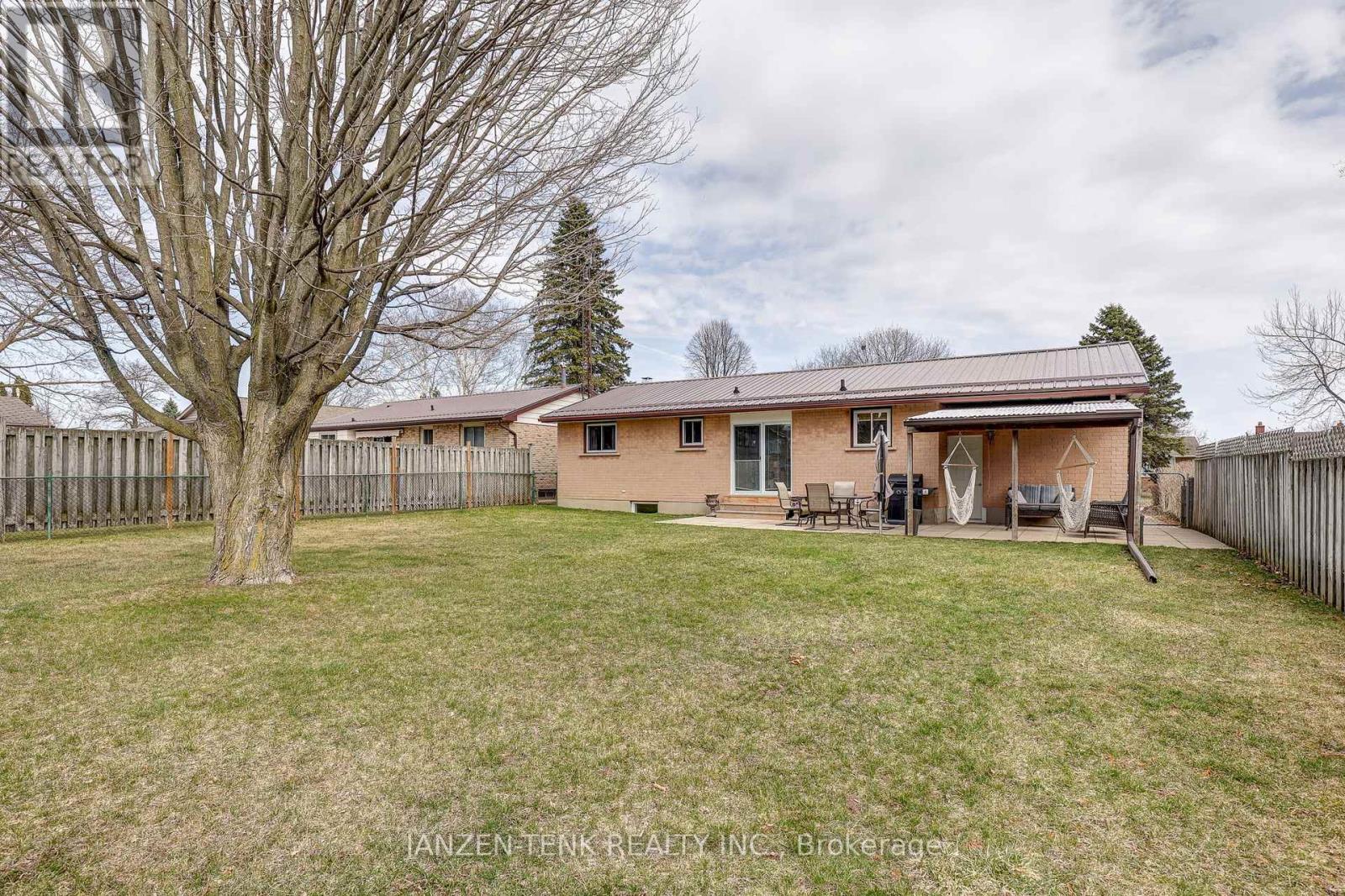 24 Centennial Avenue, Aylmer, Ontario  N5H 2X2 - Photo 9 - X12942538