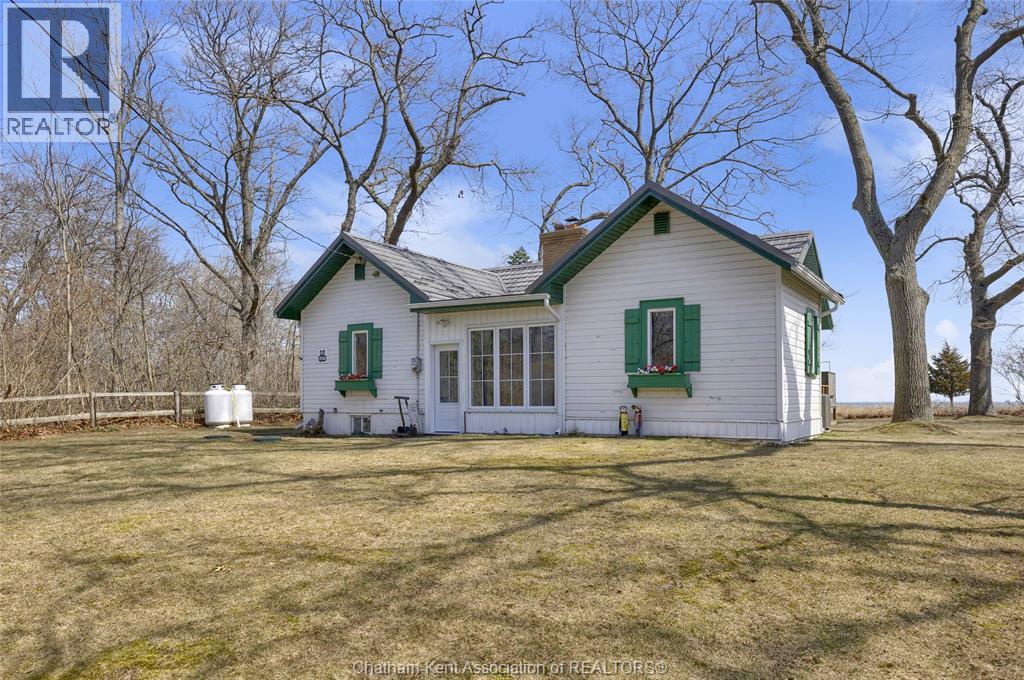 MLS# 26006595: 17762 Lakeshore ROAD, Rondeau Park, Canada