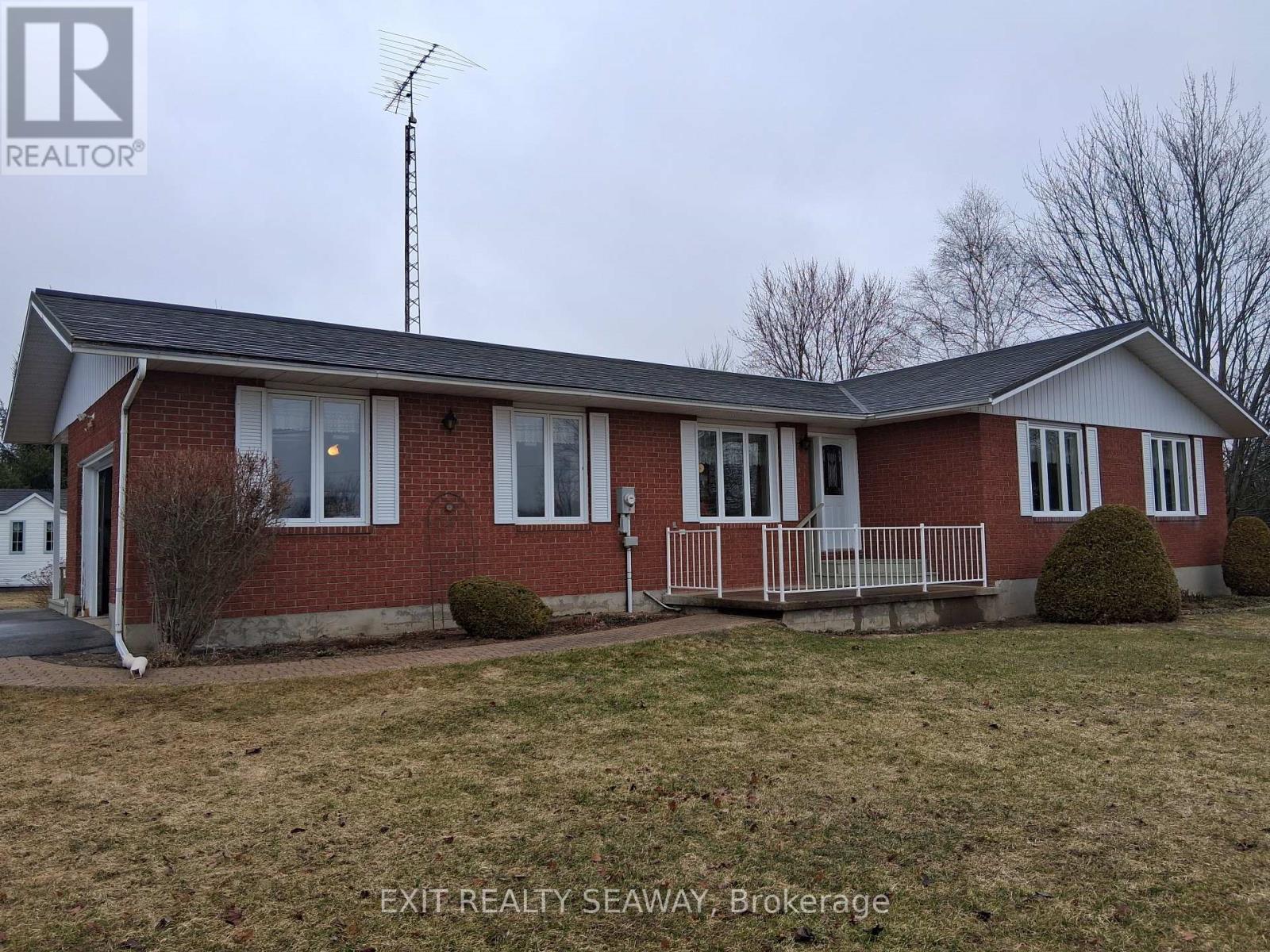5514 County Road 16 Road N, South Dundas, Ontario  K0E 1K0 - Photo 3 - X12942536