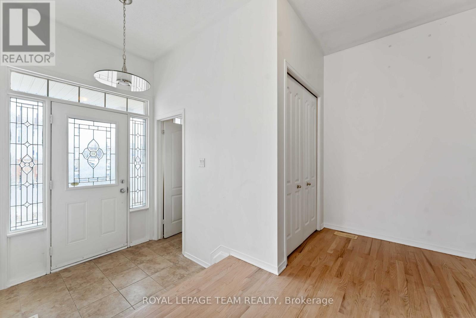 136 Calaveras Avenue, Ottawa, Ontario  K2J 5K4 - Photo 5 - X12942556