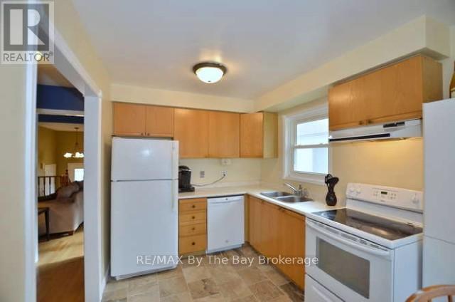 4 Donald Crescent, Wasaga Beach, Ontario  L9Z 1E1 - Photo 6 - S12942586