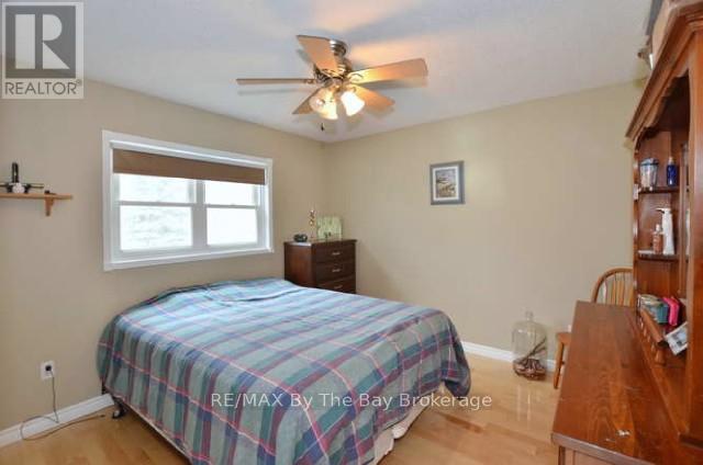 4 Donald Crescent, Wasaga Beach, Ontario  L9Z 1E1 - Photo 7 - S12942586