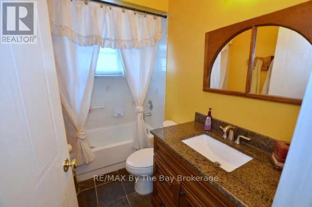 4 Donald Crescent, Wasaga Beach, Ontario  L9Z 1E1 - Photo 8 - S12942586