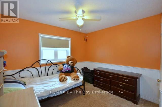 4 Donald Crescent, Wasaga Beach, Ontario  L9Z 1E1 - Photo 9 - S12942586