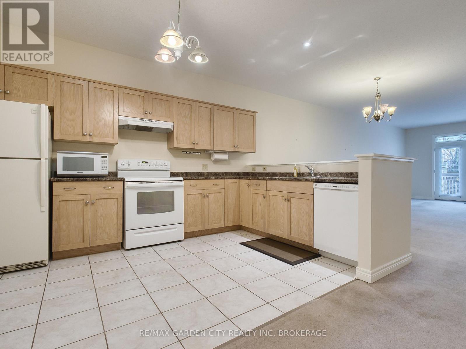 39 Vintners Lane, Grimsby, Ontario  L3M 5N7 - Photo 11 - X12942418