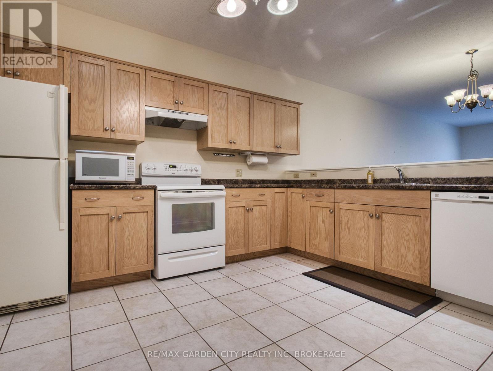 39 Vintners Lane, Grimsby, Ontario  L3M 5N7 - Photo 12 - X12942418