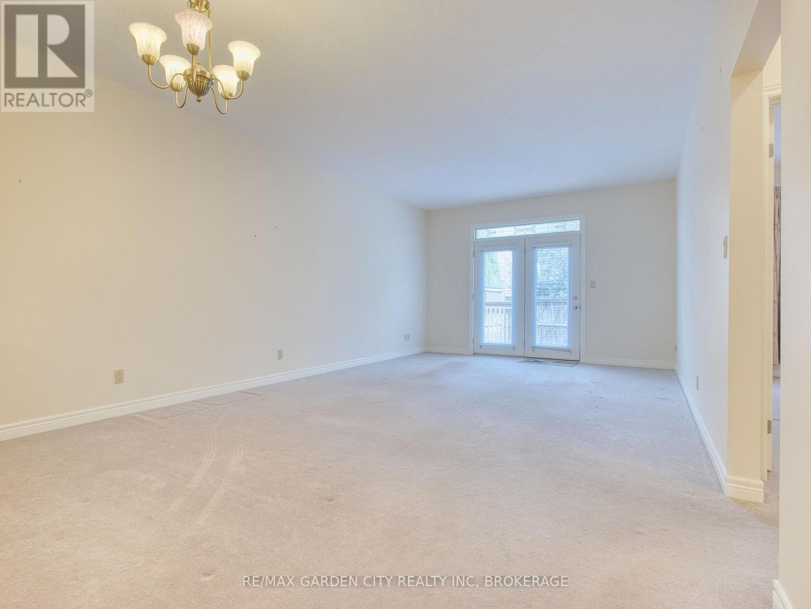 39 Vintners Lane, Grimsby, Ontario  L3M 5N7 - Photo 14 - X12942418