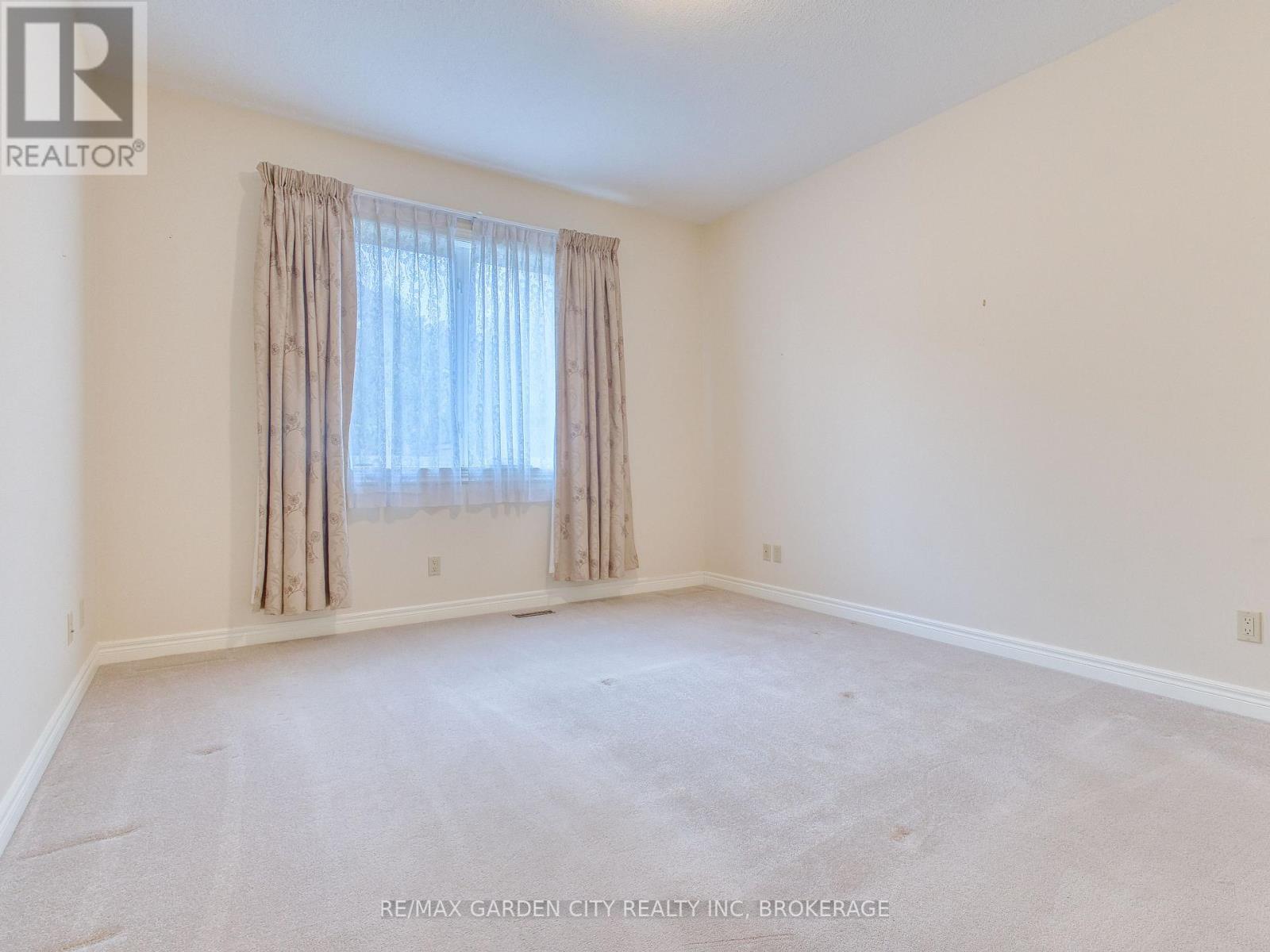 39 Vintners Lane, Grimsby, Ontario  L3M 5N7 - Photo 18 - X12942418