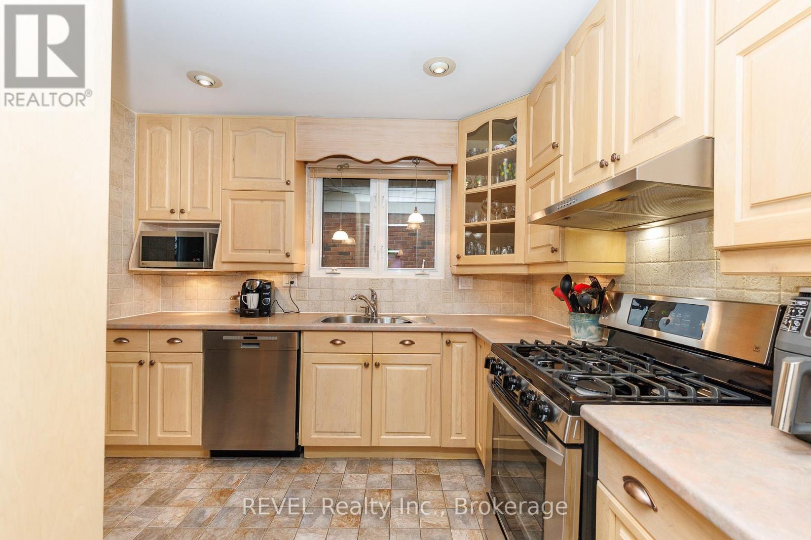 323 Barrick Road, Port Colborne, Ontario  L3K 4B6 - Photo 11 - X12942542