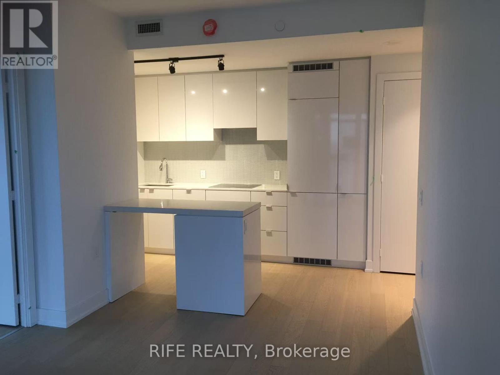 3305 2nd Bdrm - 7 Grenville Street, Toronto, Ontario  M4Y 0E9 - Photo 2 - C12942426